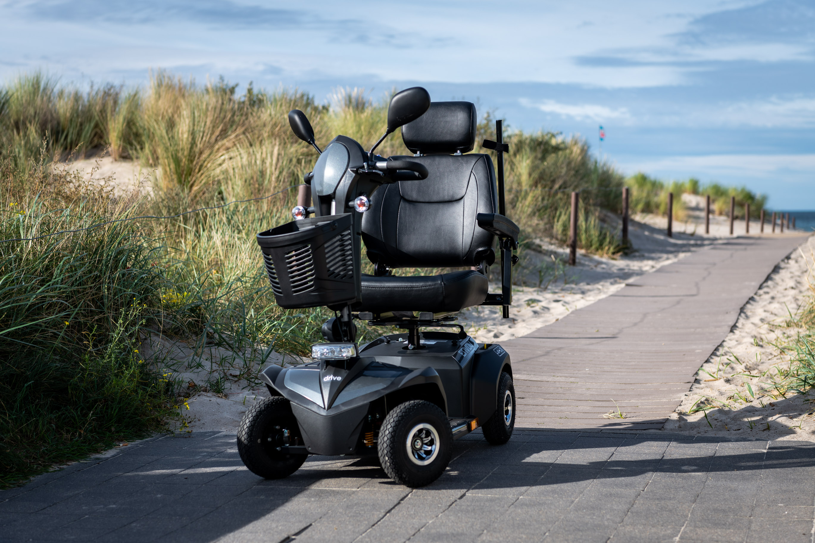 maximale Freiheit mit dem Seniorenscootern Mobilität am Strand